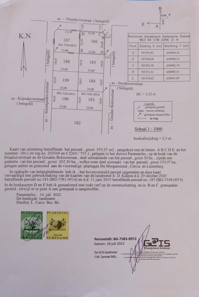 Perceelland : 559,37 m2 , aangeduid met de letters A B C D en het nummer 186 Adress: gelegen in het district Paramaribo , aan De Morgenstond Verkoopprijs : 35.000 Euro