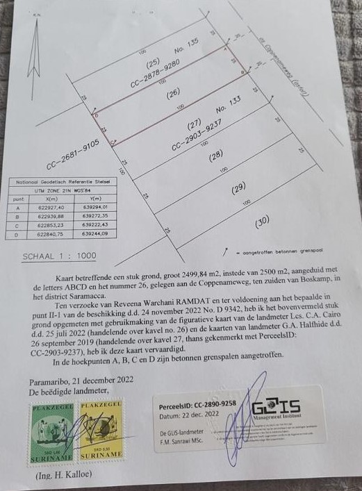 Perceel van 2499,84 m2, instede van 2500 m2, aangeduid met de letters ABCD en het nummer 26, gelegen aan de Coppename weg, ten zuiden van Boskamp, in het district Saramacca.